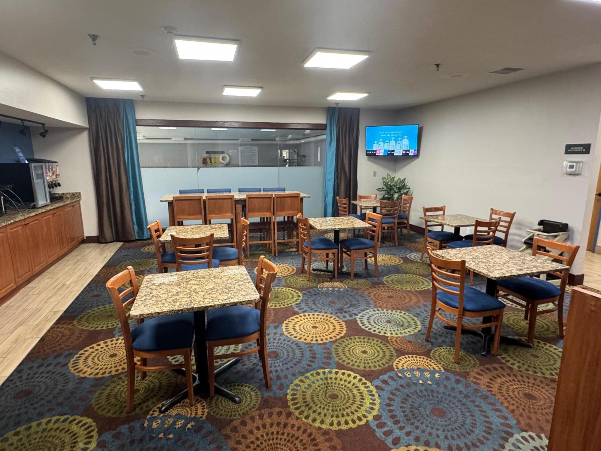 Отель Baymont By Wyndham Mishawaka South Bend Area Экстерьер фото