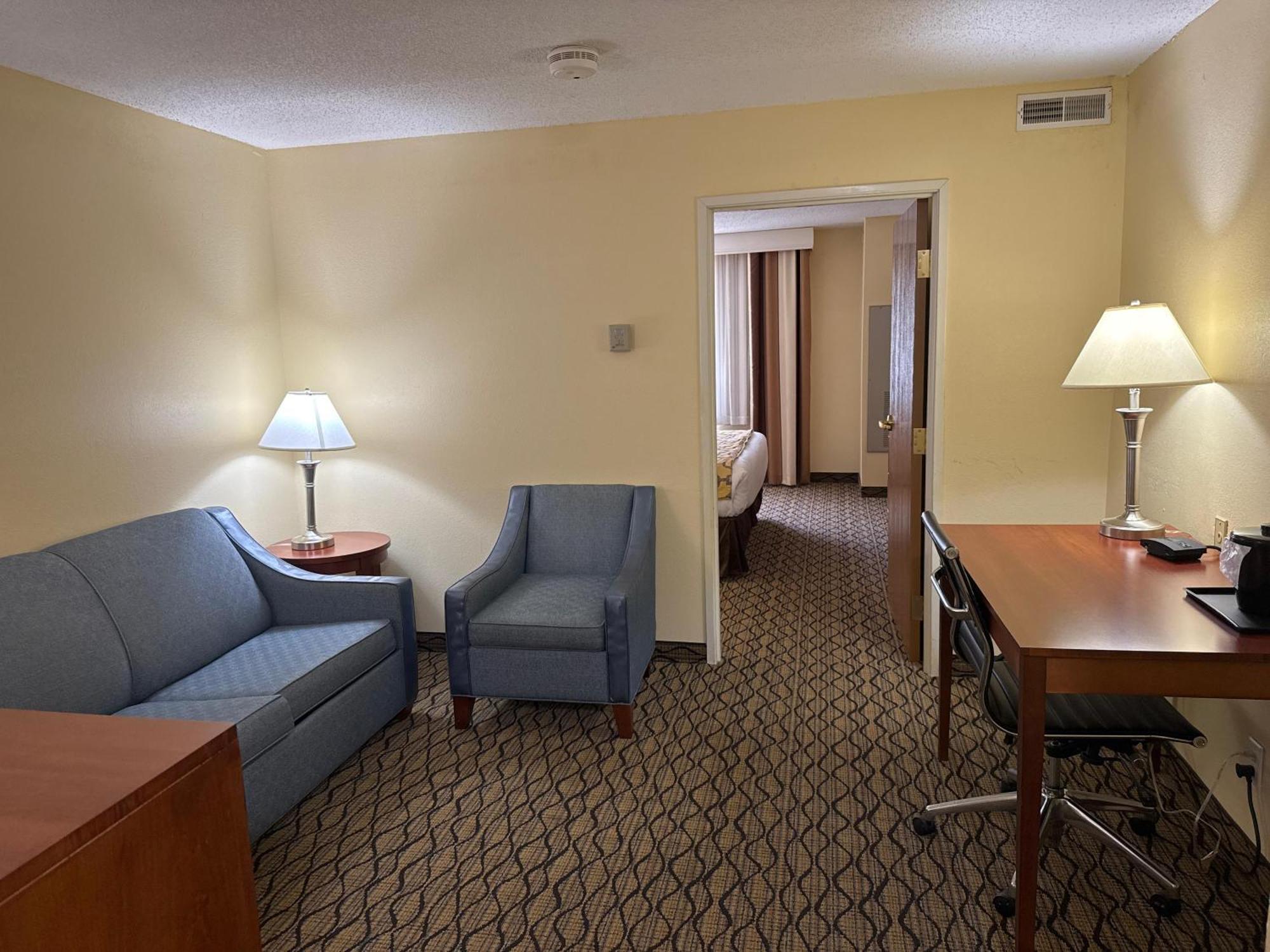 Отель Baymont By Wyndham Mishawaka South Bend Area Экстерьер фото